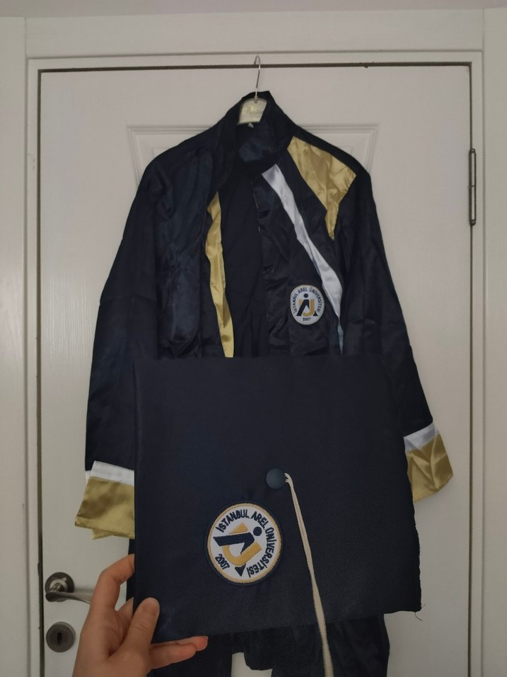 arel mezuniyet cüppesi ve kepi - Görsel 4