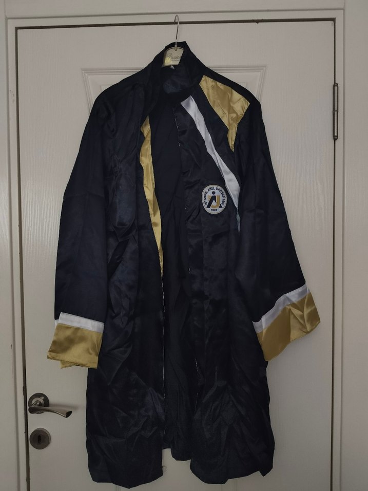 arel mezuniyet cüppesi ve kepi - Görsel 2