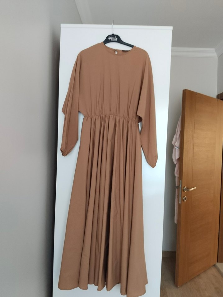 Bej Kemerli Uzun Kadın Elbise - Görsel 2