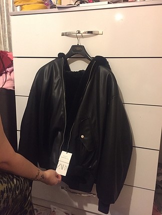 Zara marka bomber mont