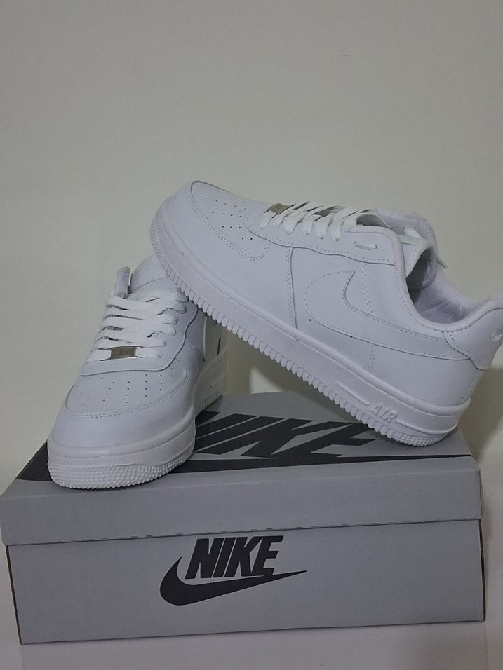 Nike Air Force 1 Beyaz Spor Ayakkabı — görsel 3/5