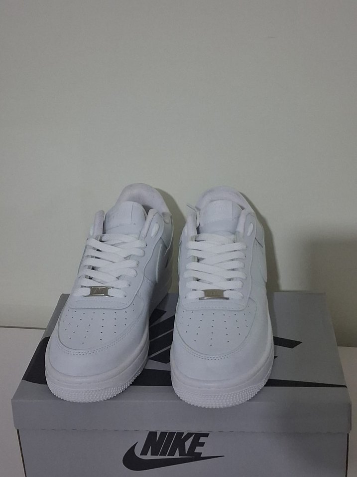 Nike Air Force 1 Beyaz Spor Ayakkabı — görsel 2/5