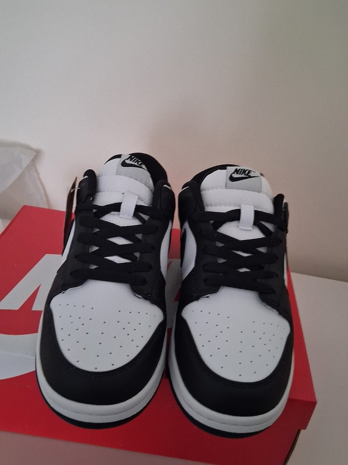 Nike SB Siyah-Beyaz Düşük Bilekli Sneaker — görsel 4/6