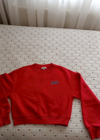 Mavi Marka Canli Kirmizi Mavi Detayli Rahat Sweatshirt