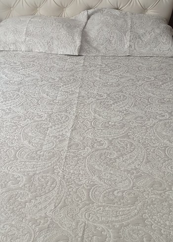  Beden gri Renk Karaca Bej Düz Desenli Yatak Örtüsü