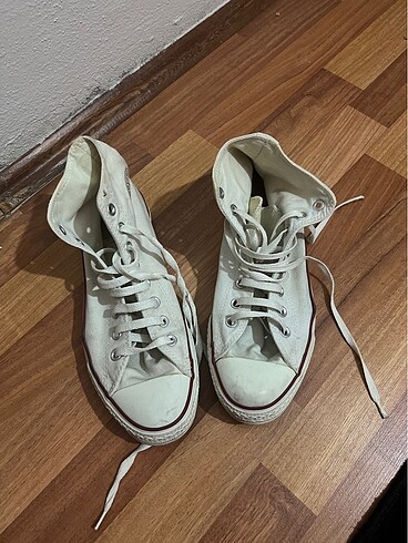 Çok iyi durumda 42 numara converse