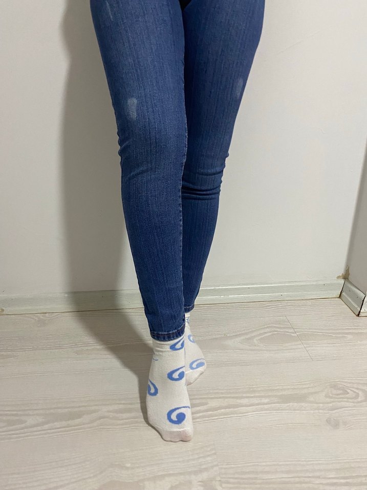Koyu Mavi İnce Kesim Denim Jean — görsel 2/3