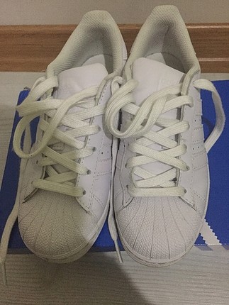 Beyaz Adidas süperstar