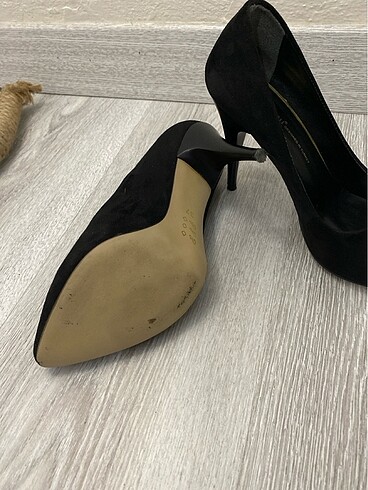 37 Beden Siyah nubuk stiletto