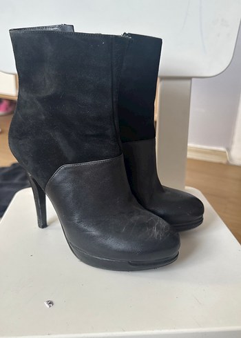 inci Sik Siyah Suet Topuklu Bot