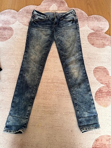 28 Beden Mavi jeans