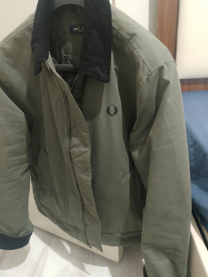 Fred Perry Haki Şehirlik Şıklık — görsel 2/9
