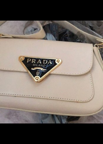 Diğer Prada Krem Deri Omuz Cantasi