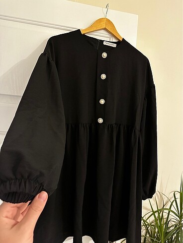 Suud Collection Siyah inci düğmeli tunik