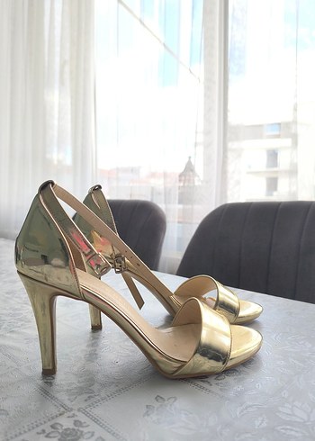 Altın Renkli Stiletto Topuklu Kadın Abiye Ayakkabı - Görsel 2