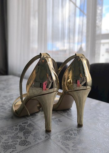 Altın Renkli Stiletto Topuklu Kadın Abiye Ayakkabı - Görsel 4