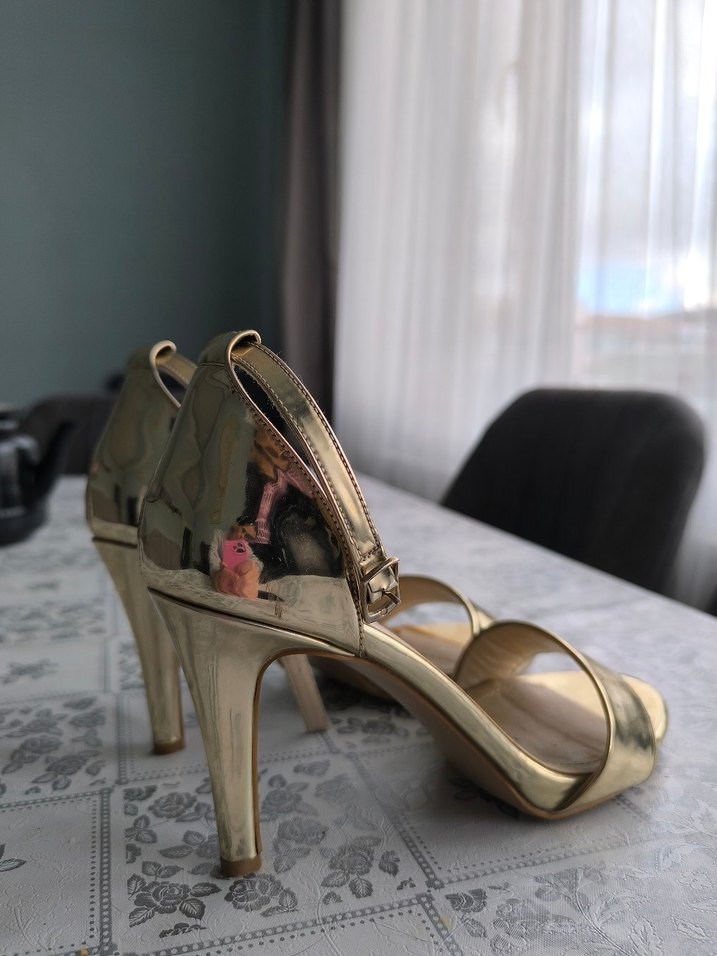 Altın Renkli Stiletto Topuklu Kadın Abiye Ayakkabı - Görsel 3