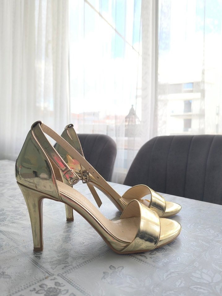 Altın Renkli Stiletto Topuklu Kadın Abiye Ayakkabı - Görsel 2