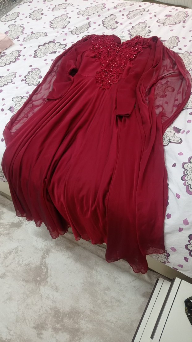 Bordo Uzun Abiye Elbise ve şalı ile - Görsel 3