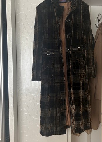 Düğmeli Uzun Siyah Gotik kadife Kadın Kaban - Görsel 4