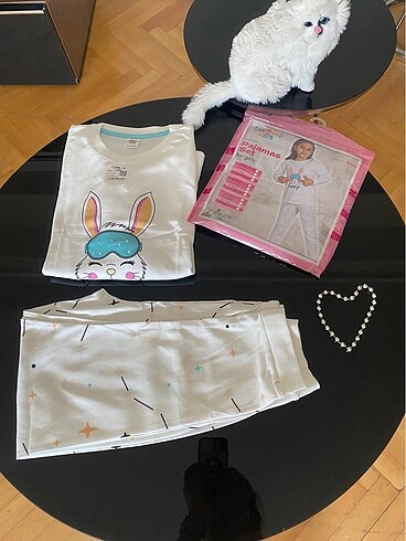 Diğer uzun kollu yumuşacık pijama takımları