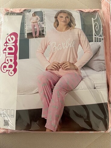 Barbie pijama takımı
