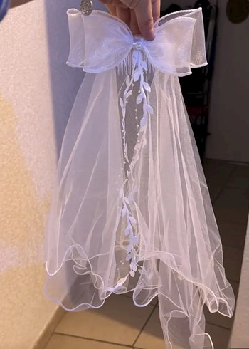 Fiyonklu Beyaz  Duvak - Görsel 2