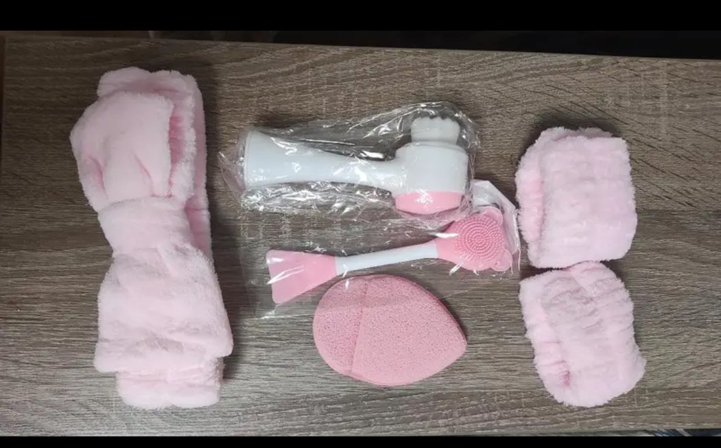Pembe Yüz Temizleme Seti ve Saç Bandı - Görsel 4