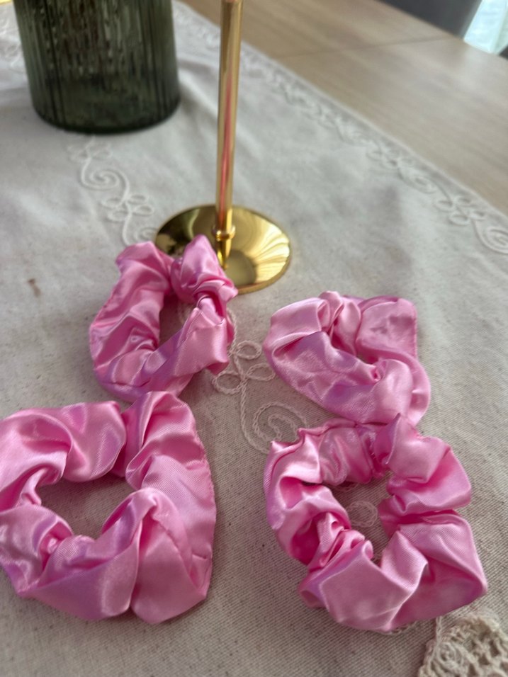 Parlak Pembe Saten Toka - Görsel 2