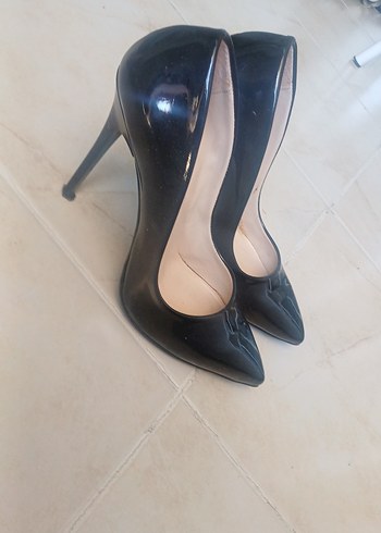 Parlak Siyah Yılan Desenli Stiletto Topuklu - Görsel 2