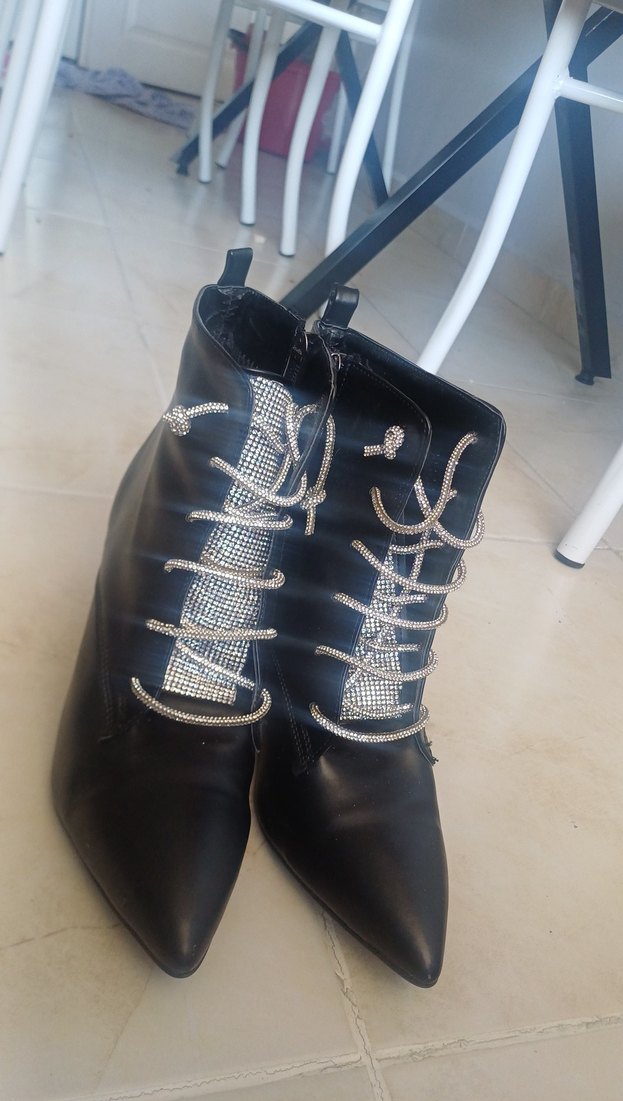 Şık Siyah Yılan Desenli Deri Stiletto Botlar - Görsel 2