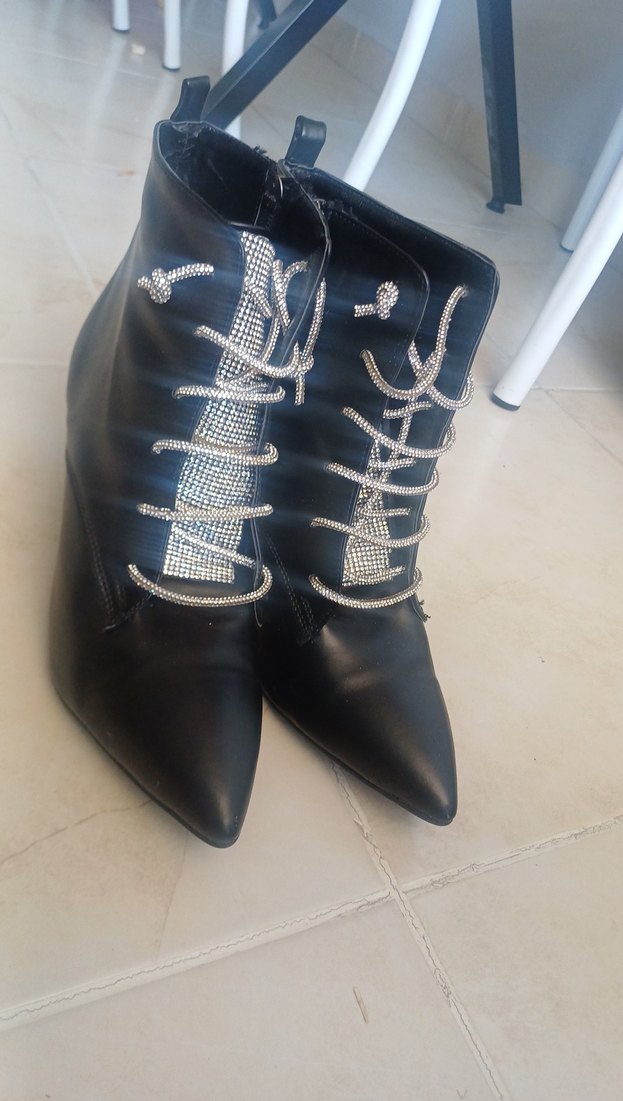 Şık Siyah Yılan Desenli Deri Stiletto Botlar - Görsel 3