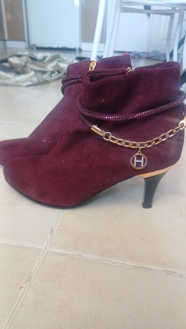 Bordo Zincir Detaylı Süet Stiletto Bot - Görsel 2