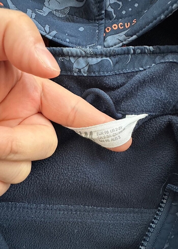 H&M kapüşonlu rüzgarlık - Görsel 4