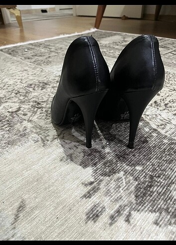 Ayakkabı dünyası Siyah stiletto ayakkabı 