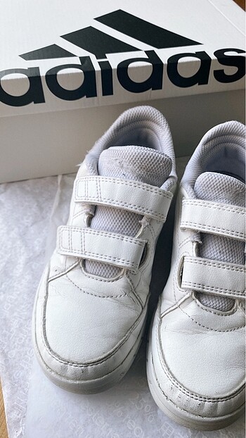 31 Beden beyaz Renk Adidas spor ayakkabı