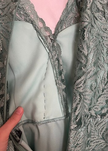 Raisa&Vanessa X Trendyol Dantel Detaylı V Yaka Uzun Kollu Elbise - Görsel 5