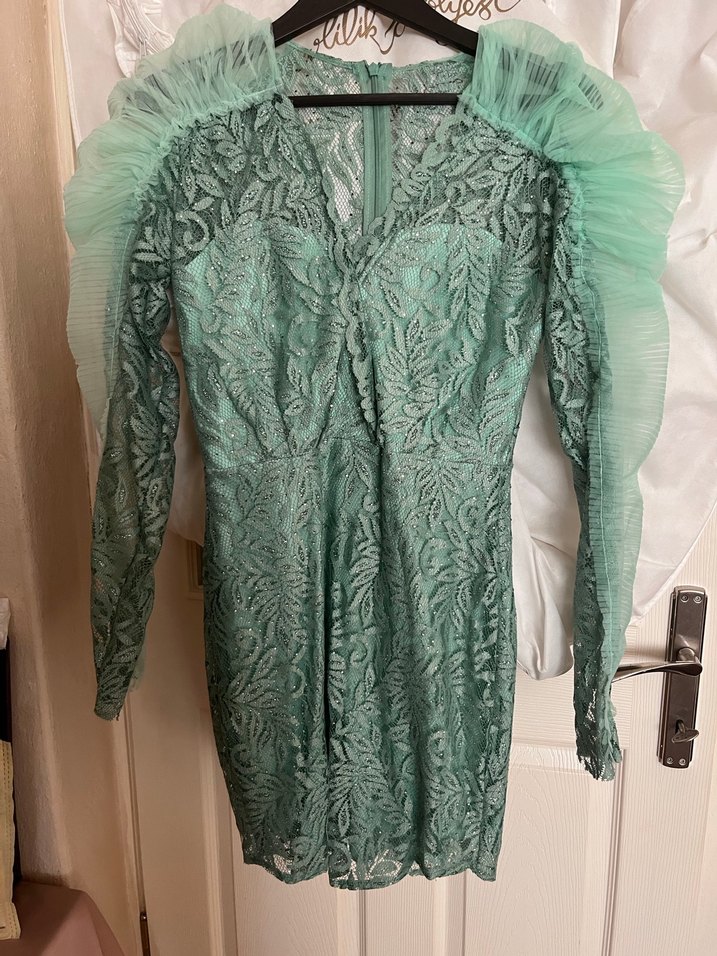 Raisa&Vanessa X Trendyol Dantel Detaylı V Yaka Uzun Kollu Elbise - Görsel 2