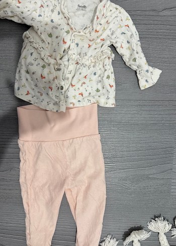 6 Ay Beden Kız bebek uzun kollu ayaklı pijama takımı
