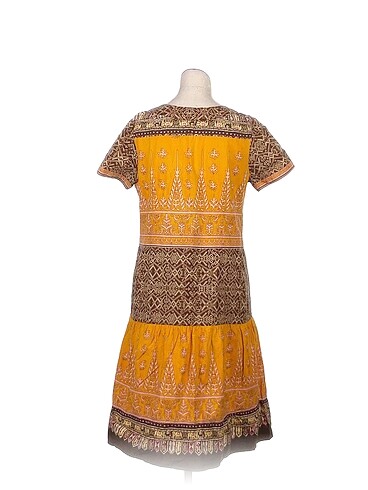 m Beden PreLoved Uzun Elbise %70 İndirimli.