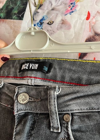 Kadın Gri Batik Desenli Kemerli Jean - Görsel 3