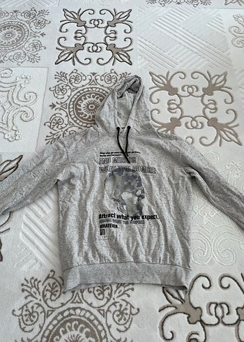 Gri Kapüşonlu Baskılı Kadın Sweatshirt - Görsel 2