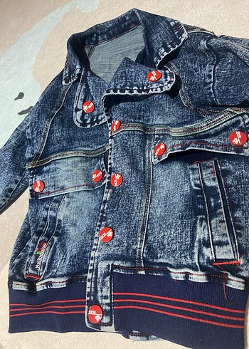 LC Waikiki Sıfır hiç kullanılmadı . Erkek Çocuk Koyu Mavi Denim Ceket