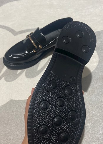 38 Beden Siyah Parlak Tokalı Kadın Loafer