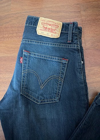 Levis Koyu Mavi Denim Jean