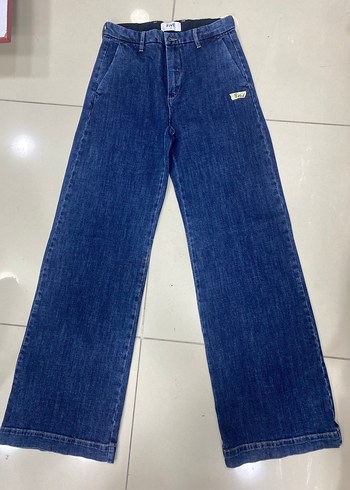 Diğer Mavi Genis Paca Denim Jean Bedenleri Mevcut