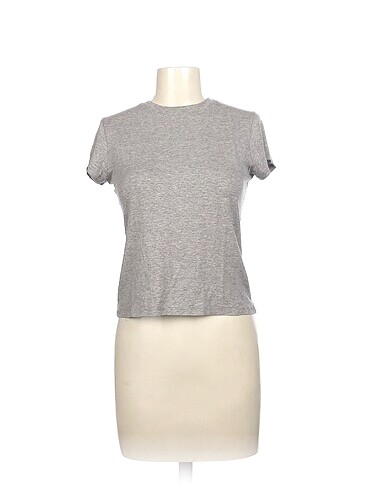 Diğer T-shirt %70 İndirimli.