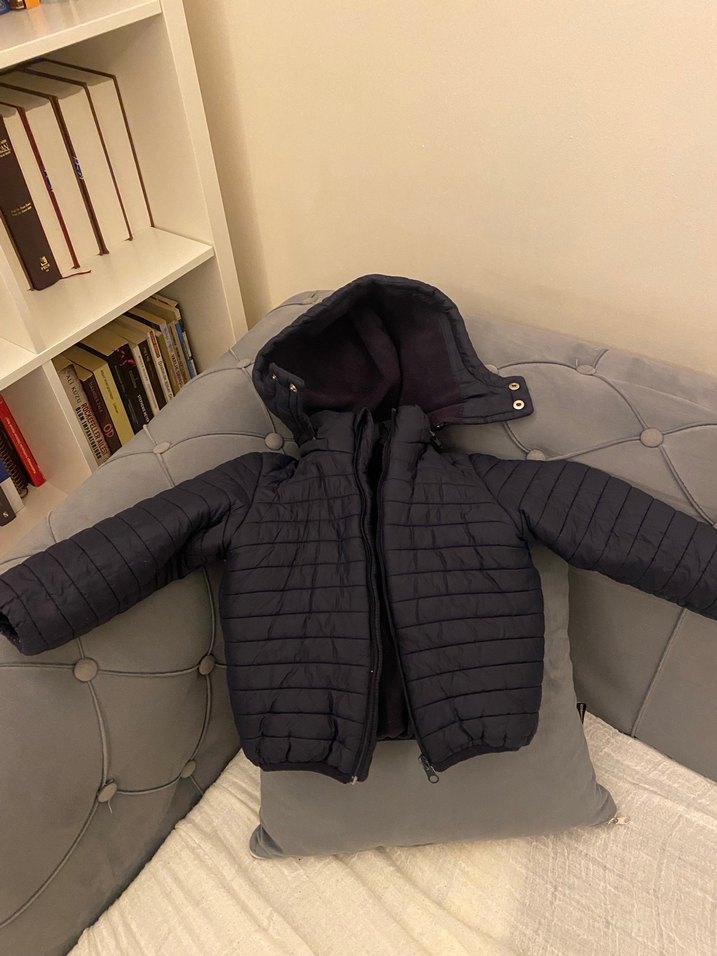 Erkek Çocuk Kapüşonlu Siyah Fermuarlı Mont - Görsel 2