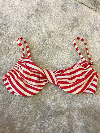No gossip bikini üstü