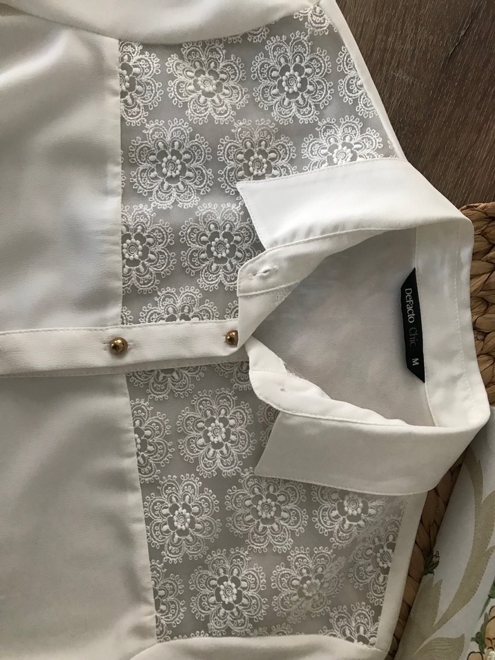 Düğmeli Beyaz Nakışlı Uzun Kollu Kadın Gömlek - Görsel 3